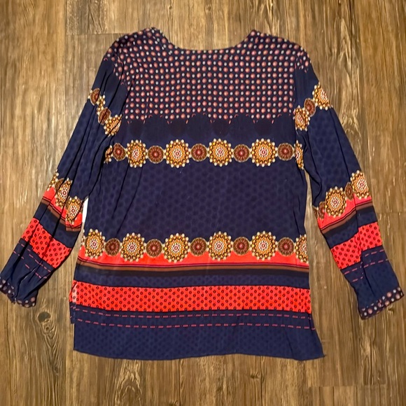 Tribal Navy and Red Blouse Large - Picture 4 of 4